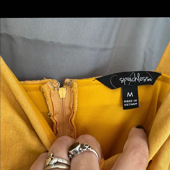 Mustard dress WITH POCKETS - Picture 3 of 3